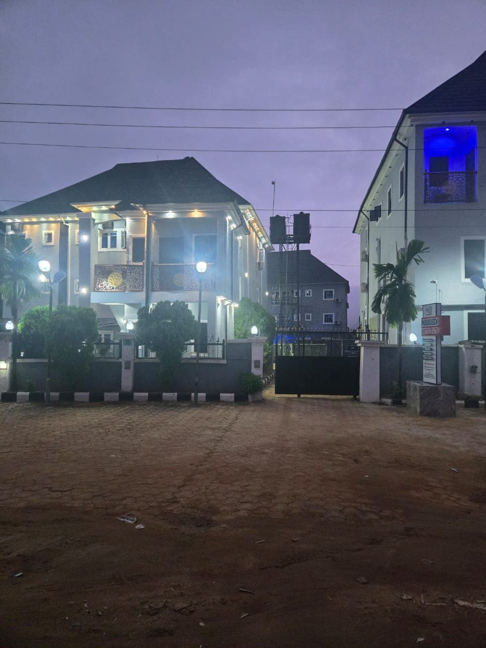Magnusen Hotel at twilight
